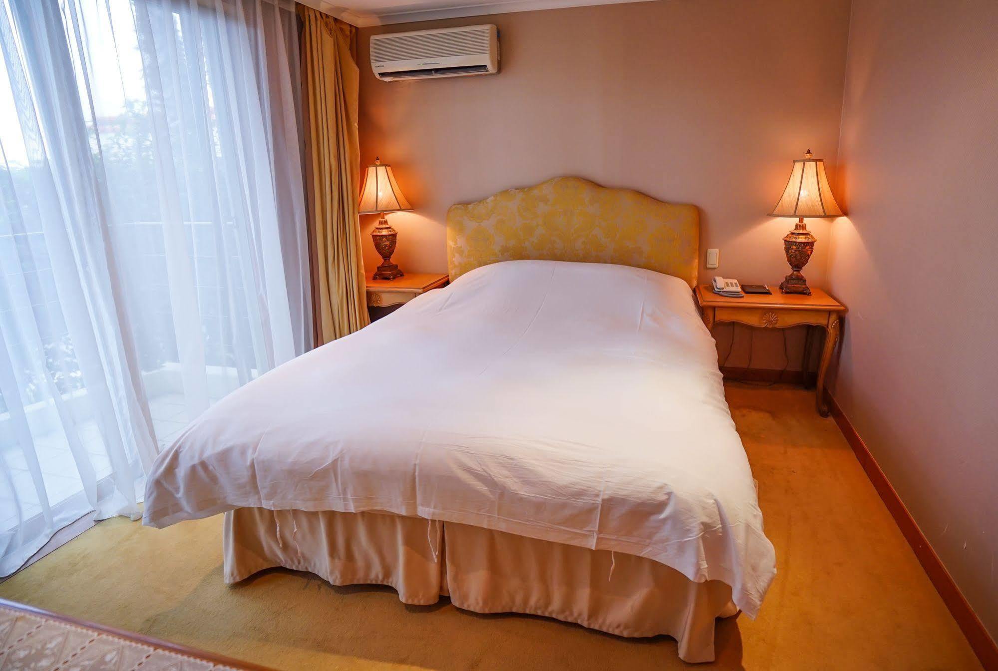 Lake Hills Jeju Resort Seogwipo Eksteriør bilde