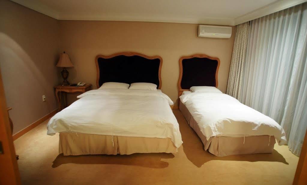 Lake Hills Jeju Resort Seogwipo Eksteriør bilde